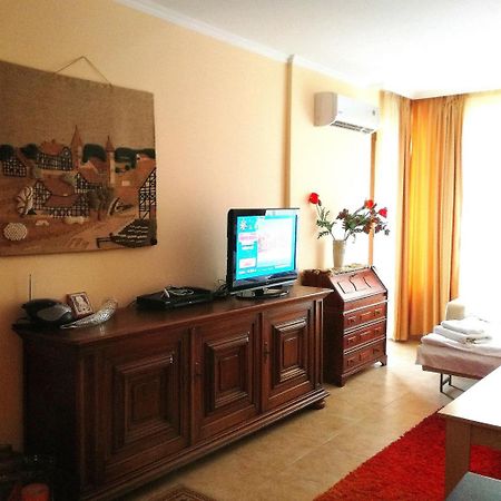 Single Apartment In Searegal Compex Сонячний Берег Екстер'єр фото