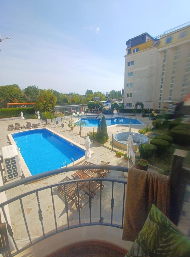 Single Apartment In Searegal Compex Сонячний Берег Екстер'єр фото